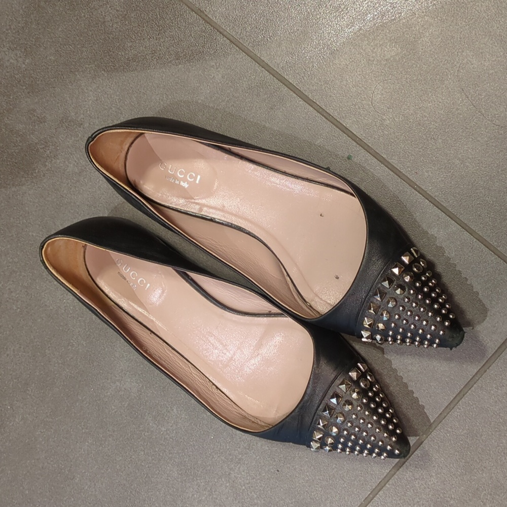 Gucci stud's flat size 7 black